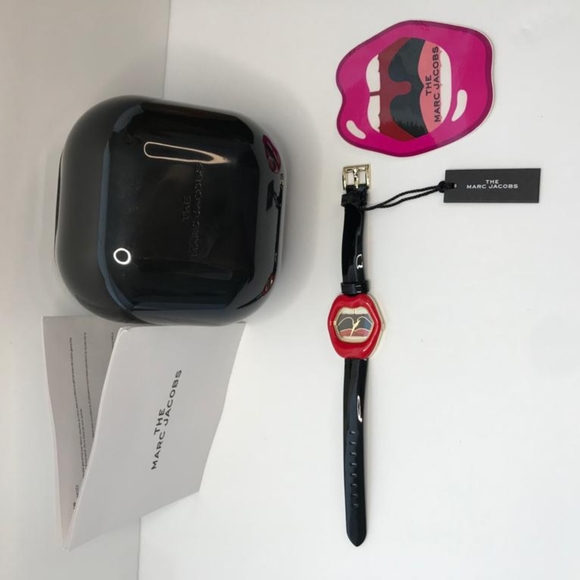 💯 Original Marc Jacobs The Lip Quartz Black Dial Ladies Watch MJ0120190889. - Picture 7 of 11